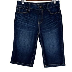 St. John's Bay Bermuda Shorts Size 6